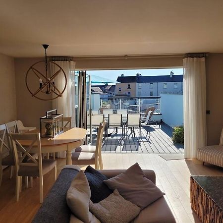 Central Modern Townhouse In Saundersfoot Exterior foto